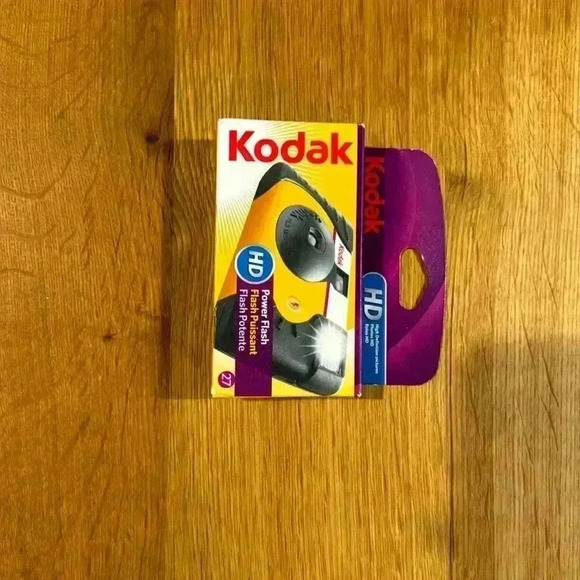 Kodak HD Power flash disposable camera- 27 pictures - Picture 1 of 3